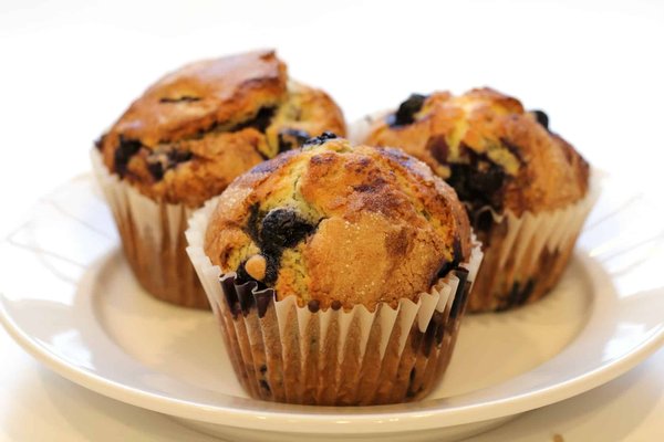 Quelles astuces pour faire des muffins aux myrtilles moelleux et bien gonflés?